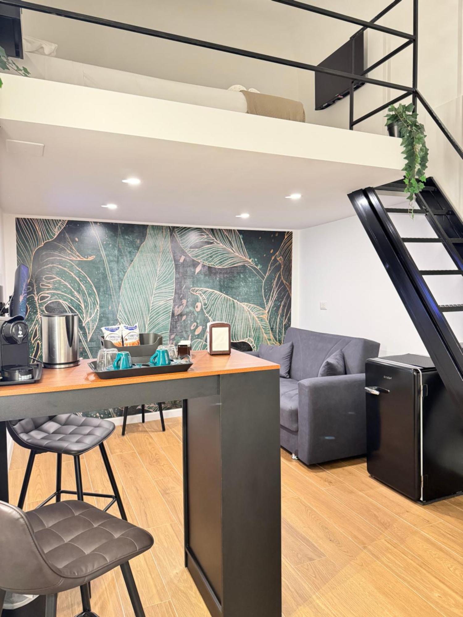 Luxury Apartment - La Fenice Бари Екстериор снимка